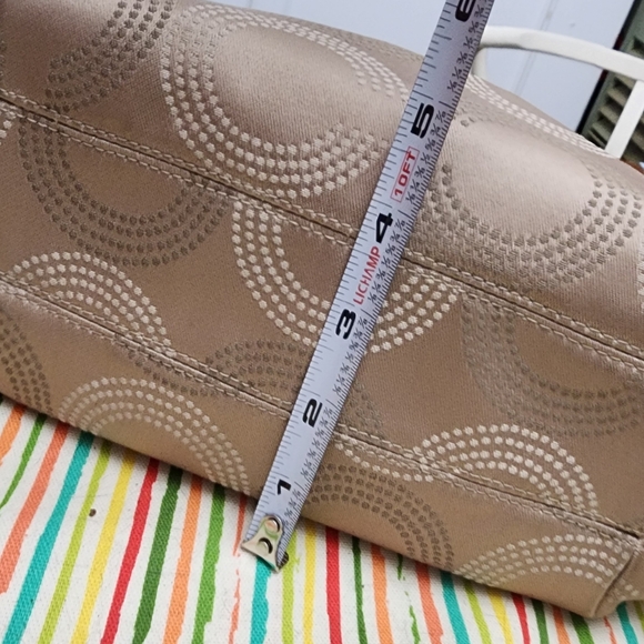 Coach Hobo Tote 20088 - Picture 9 of 15